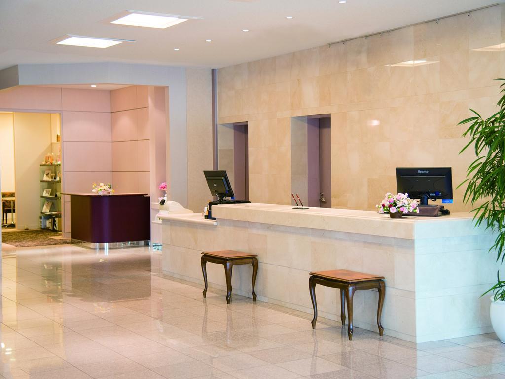 Hotel Crown Palais Kofu Buitenkant foto