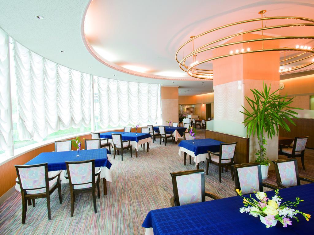 Hotel Crown Palais Kofu Buitenkant foto